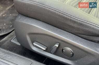 Седан Ford Fusion 2015 в 