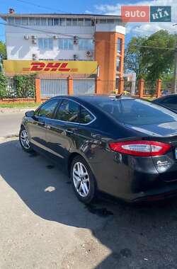 Седан Ford Fusion 2014 в 