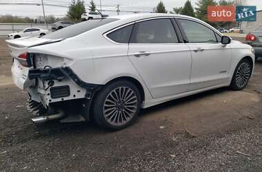 Седан Ford Fusion 2017 в 