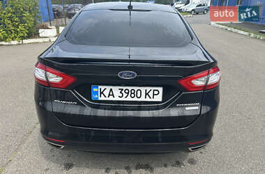 Седан Ford Fusion 2013 в 