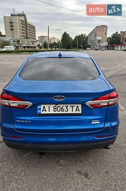 Седан Ford Fusion 2018 в 