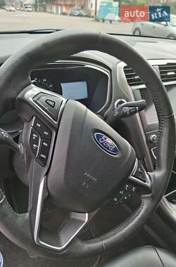 Седан Ford Fusion 2018 в 