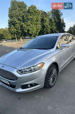 Седан Ford Fusion 2016 в 