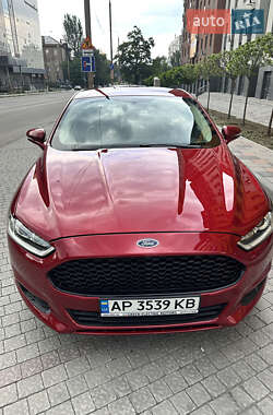 Седан Ford Fusion 2015 в 