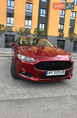Седан Ford Fusion 2015 в 