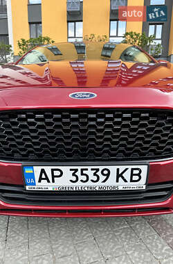 Седан Ford Fusion 2015 в 