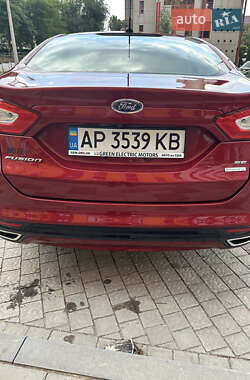 Седан Ford Fusion 2015 в 