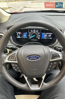 Седан Ford Fusion 2015 в 