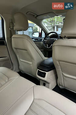 Седан Ford Fusion 2015 в 