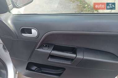 Хэтчбек Ford Fusion 2006 в 