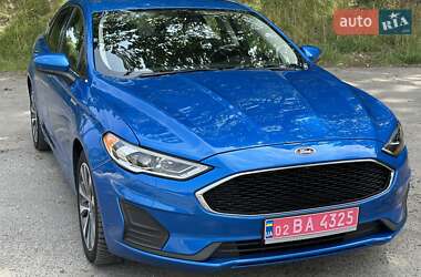 Седан Ford Fusion 2019 в 