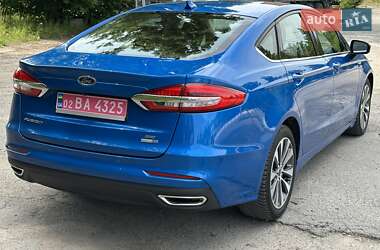 Седан Ford Fusion 2019 в 