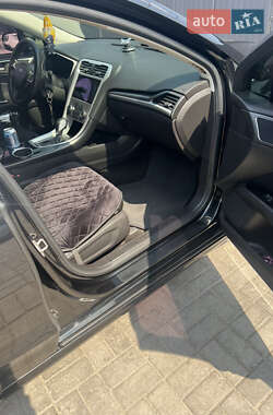 Седан Ford Fusion 2013 в 
