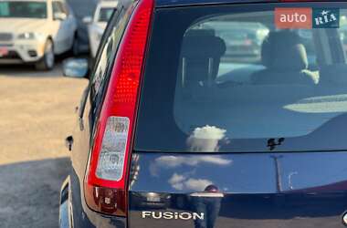 Хэтчбек Ford Fusion 2011 в 