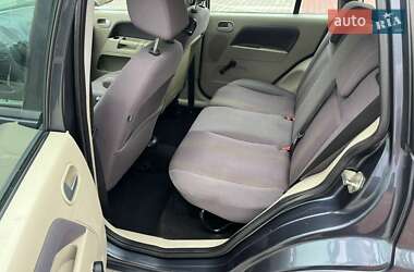 Хэтчбек Ford Fusion 2009 в 