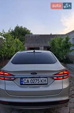 Седан Ford Fusion 2016 в 