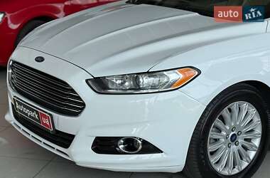 Седан Ford Fusion 2015 в 