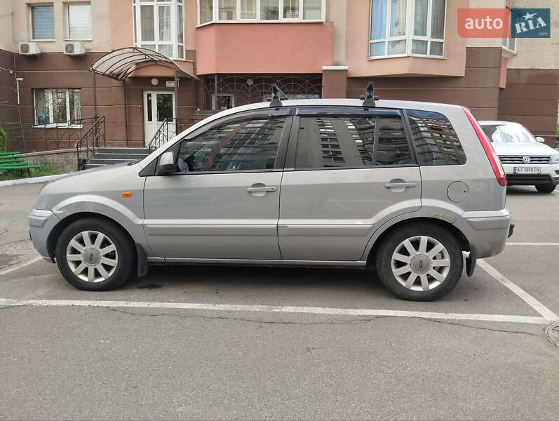 Хэтчбек Ford Fusion 2010 в Киеве