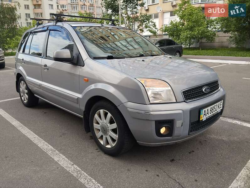 Хэтчбек Ford Fusion 2010 в Киеве