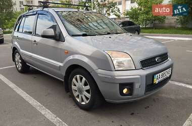 Хэтчбек Ford Fusion 2010 в 