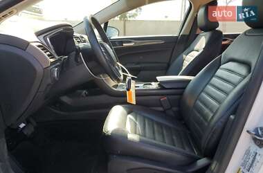 Седан Ford Fusion 2017 в 