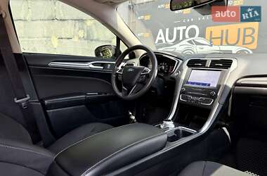 Седан Ford Fusion 2019 в 