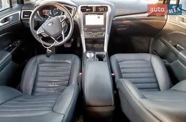 Седан Ford Fusion 2017 в 