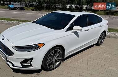 Седан Ford Fusion 2019 в 