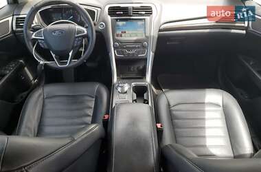 Седан Ford Fusion 2018 в 