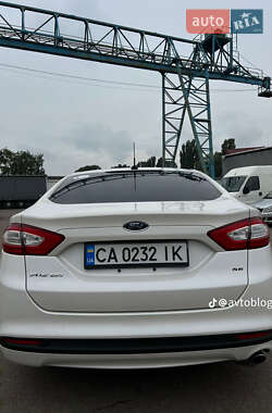Седан Ford Fusion 2013 в 
