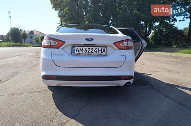 Седан Ford Fusion 2015 в Коростене