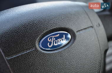 Хэтчбек Ford Fusion 2009 в 