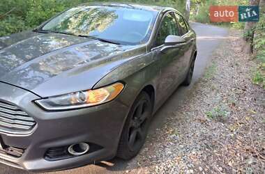 Седан Ford Fusion 2013 в 