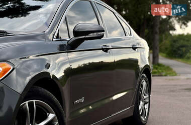 Седан Ford Fusion 2014 в 