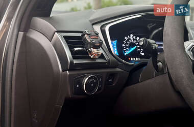 Седан Ford Fusion 2014 в 