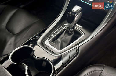 Седан Ford Fusion 2014 в 