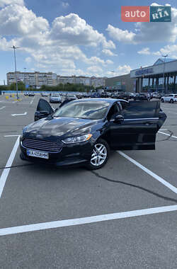 Седан Ford Fusion 2014 в 