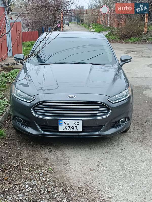 Седан Ford Fusion 2015 в 