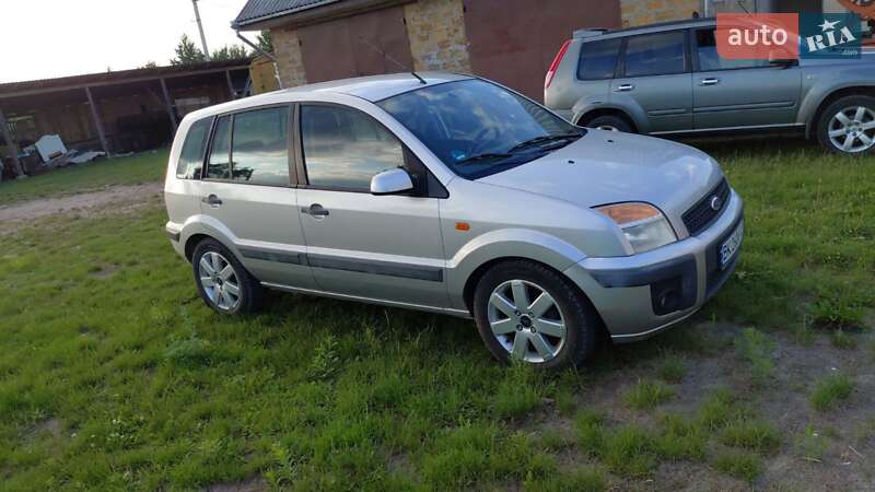 Хэтчбек Ford Fusion 2006 в Ровно
