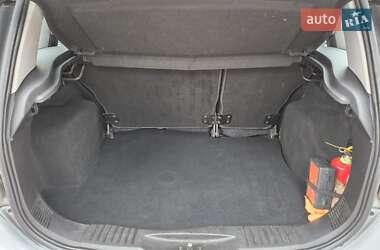 Хэтчбек Ford Fusion 2005 в 