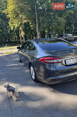 Седан Ford Fusion 2017 в 