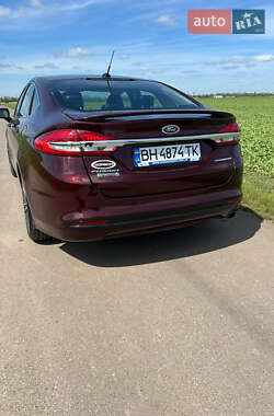Седан Ford Fusion 2016 в 
