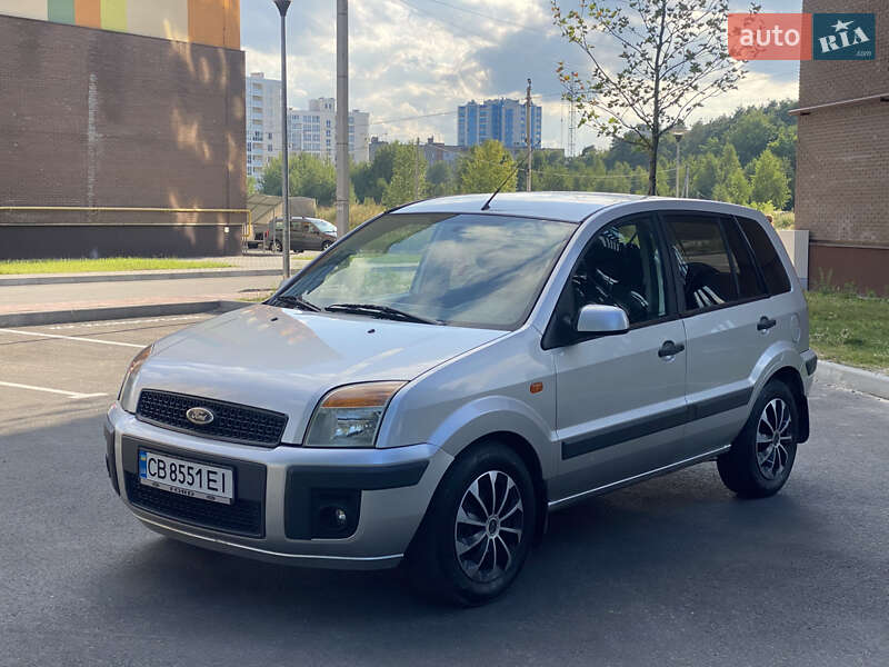 Хэтчбек Ford Fusion 2009 в 