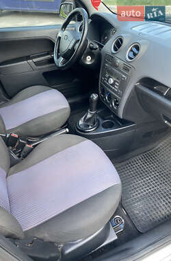 Хэтчбек Ford Fusion 2009 в 