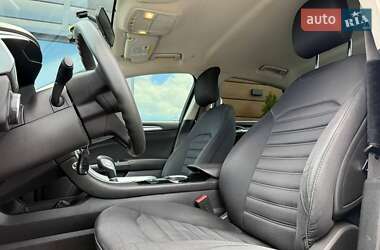 Седан Ford Fusion 2013 в 