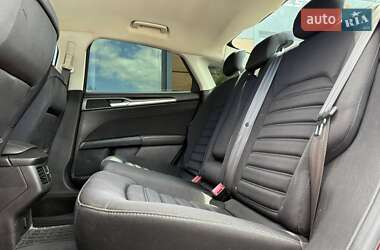 Седан Ford Fusion 2013 в 