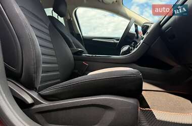 Седан Ford Fusion 2013 в 