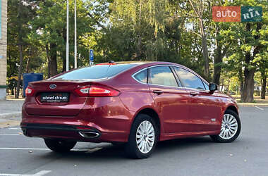 Седан Ford Fusion 2016 в 