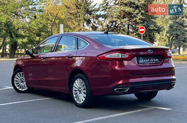 Седан Ford Fusion 2016 в 