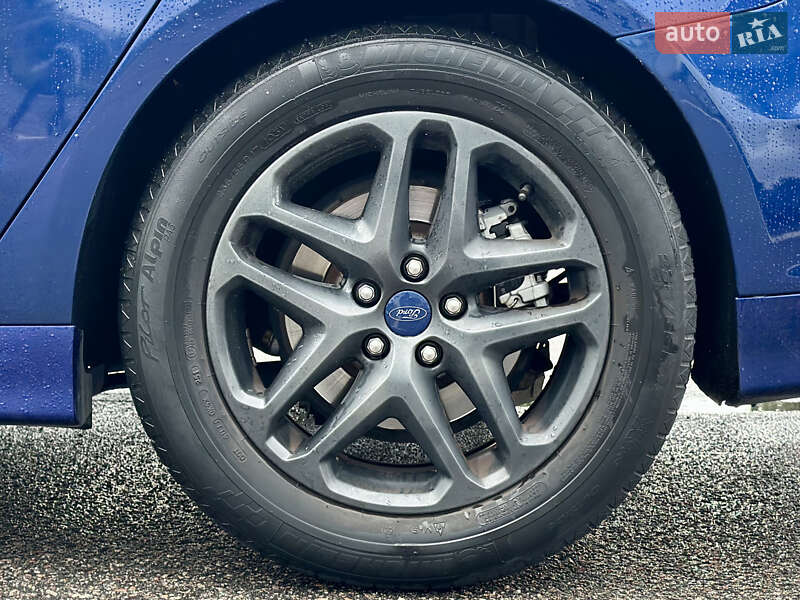 Седан Ford Fusion 2014 в Кременчуці